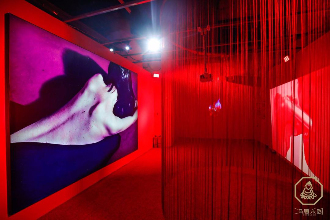 東方美學元素的霓虹廟宇，一場藝術(shù)展覽活動引你感受、直面和理解欲望
