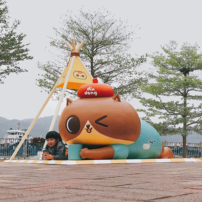 海濱公園長(zhǎng)廊「維港癲當(dāng)開(kāi)心村」展示活動(dòng)策劃的「癲當(dāng)」太好玩了