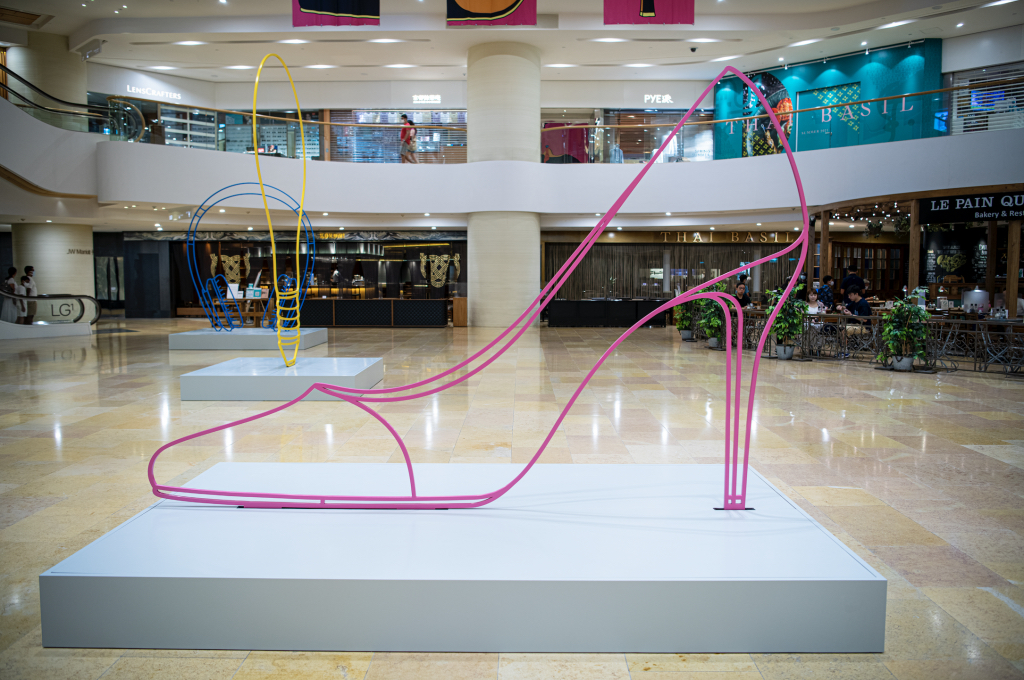 Michael Craig-Martin太古廣場展覽活動(dòng)策劃以鮮明顏色營造出奪目效果