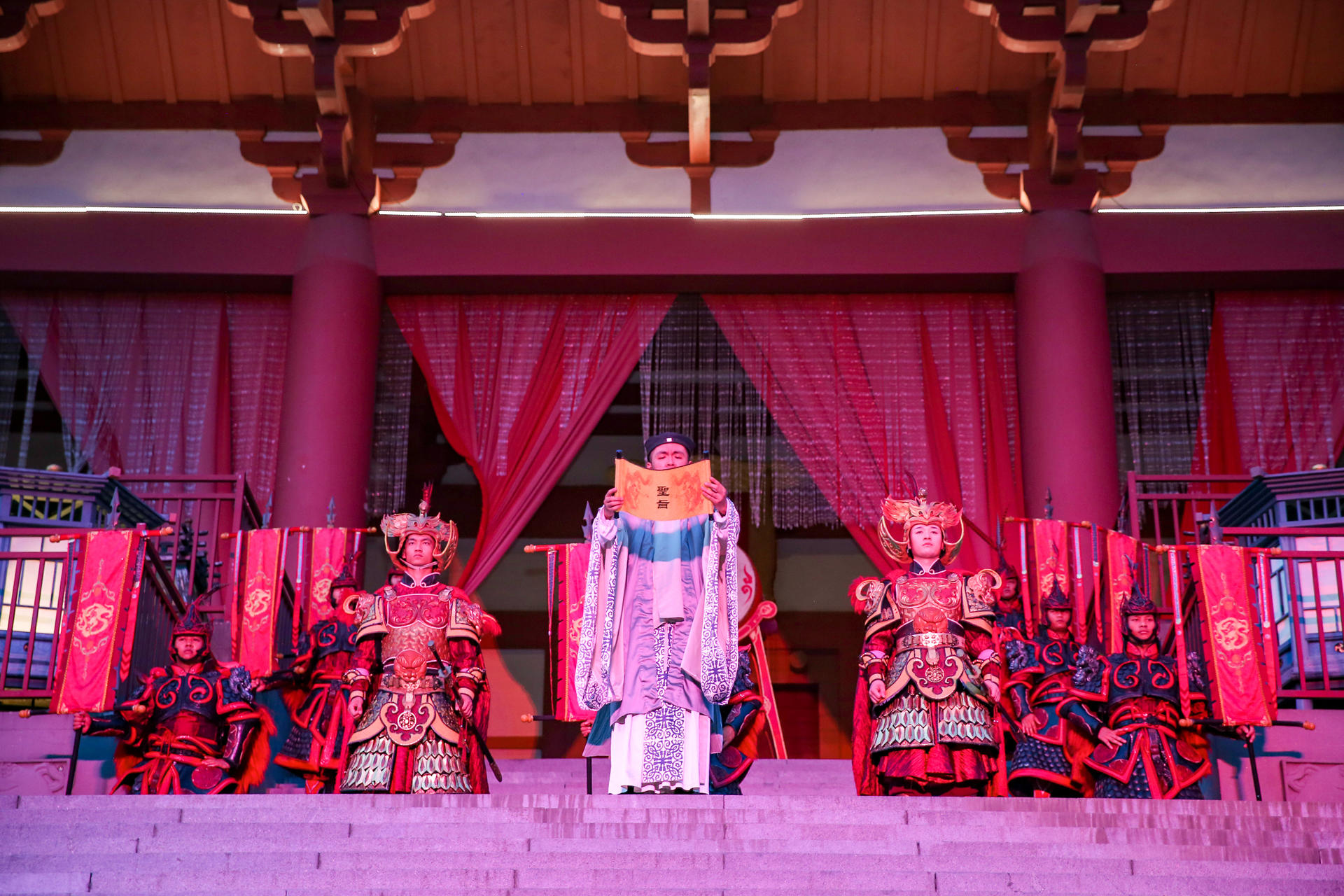 「盛唐奇幻夜」暑期活動(dòng)策劃再現(xiàn)大唐市集風(fēng)貌，張燈結(jié)彩歌舞升平