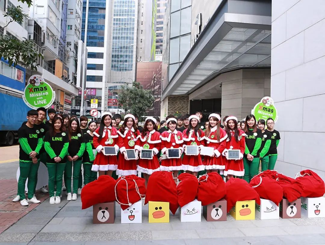 通訊軟件LINE這波圣誕營銷活動(dòng)策劃創(chuàng)下了驚人的下載量 - 第17張 - 會(huì)展活動(dòng)策劃CCASY.COM 通訊軟件LINE這波圣誕營銷活動(dòng)策劃創(chuàng)下了驚人的下載量 - 第17張
