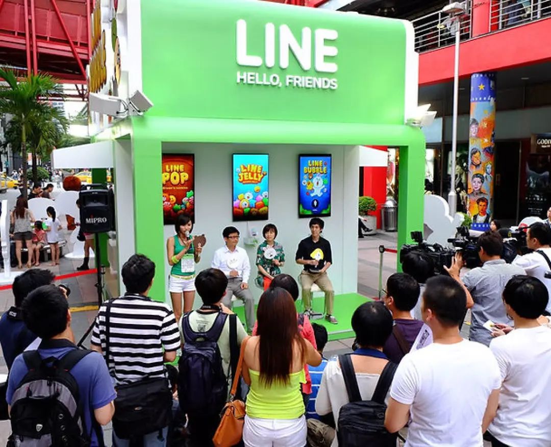 通訊軟件LINE這波圣誕營銷活動(dòng)策劃創(chuàng)下了驚人的下載量 - 第20張 - 會(huì)展活動(dòng)策劃CCASY.COM 通訊軟件LINE這波圣誕營銷活動(dòng)策劃創(chuàng)下了驚人的下載量 - 第20張