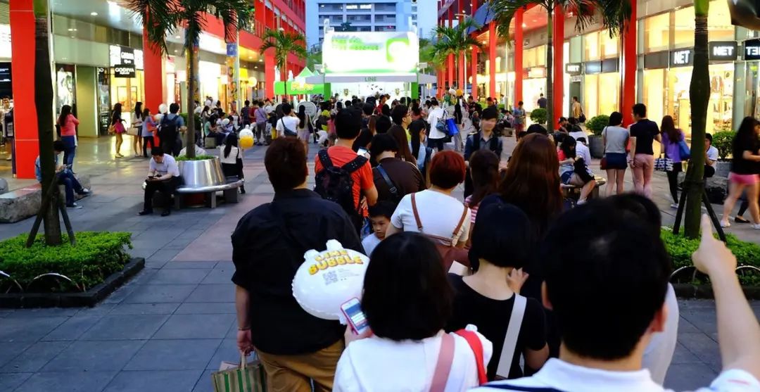 通訊軟件LINE這波圣誕營銷活動(dòng)策劃創(chuàng)下了驚人的下載量 - 第21張 - 會(huì)展活動(dòng)策劃CCASY.COM 通訊軟件LINE這波圣誕營銷活動(dòng)策劃創(chuàng)下了驚人的下載量 - 第21張