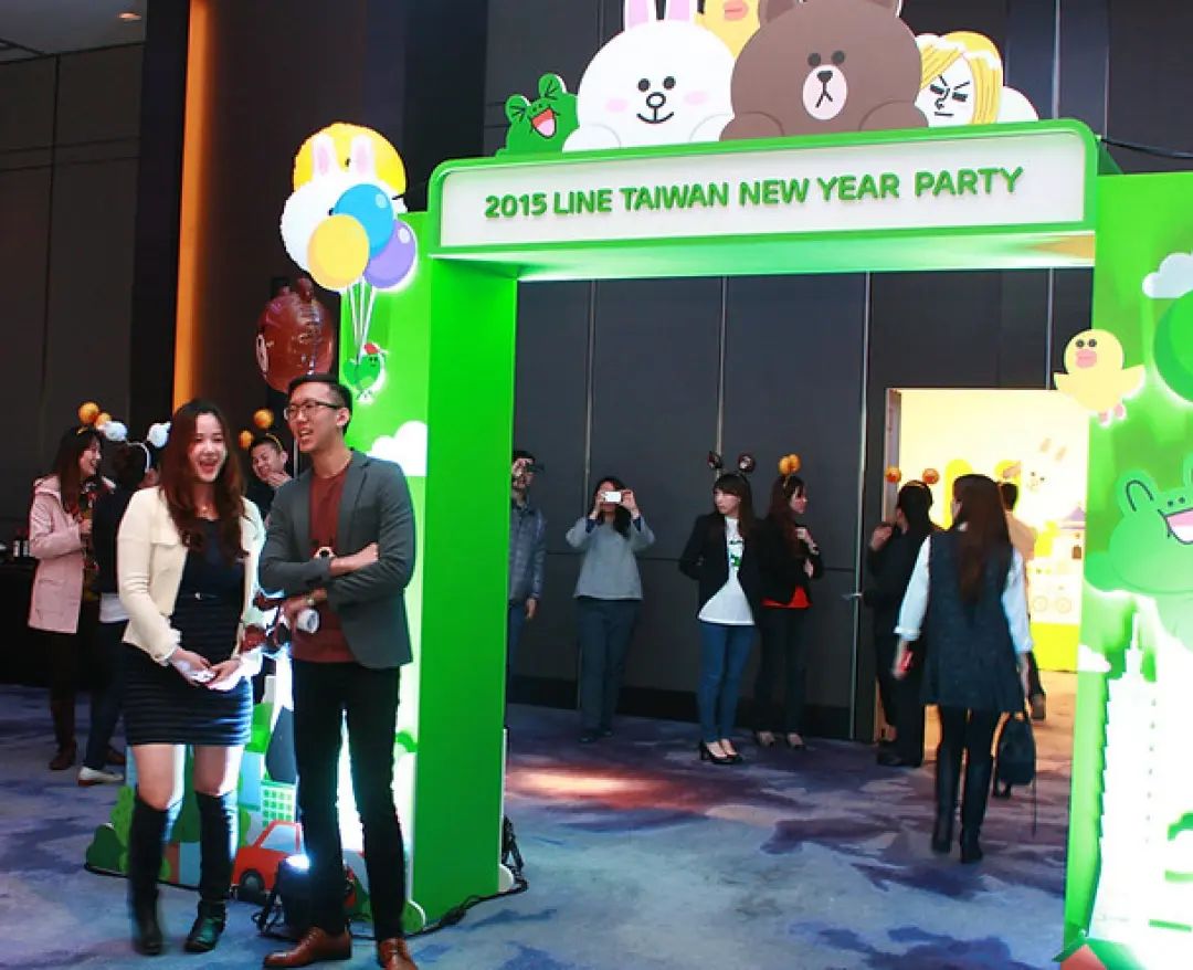 通訊軟件LINE這波圣誕營銷活動(dòng)策劃創(chuàng)下了驚人的下載量 - 第32張 - 會(huì)展活動(dòng)策劃CCASY.COM 通訊軟件LINE這波圣誕營銷活動(dòng)策劃創(chuàng)下了驚人的下載量 - 第32張