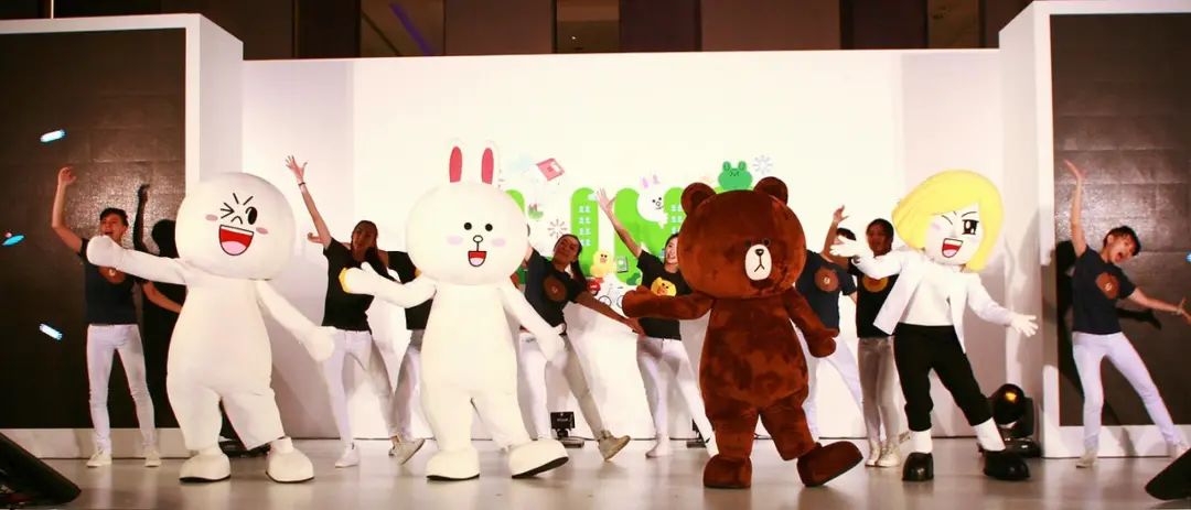 通訊軟件LINE這波圣誕營銷活動(dòng)策劃創(chuàng)下了驚人的下載量 - 第37張 - 會(huì)展活動(dòng)策劃CCASY.COM 通訊軟件LINE這波圣誕營銷活動(dòng)策劃創(chuàng)下了驚人的下載量 - 第37張