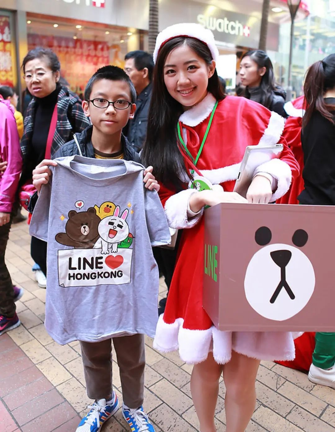 通訊軟件LINE這波圣誕營銷活動(dòng)策劃創(chuàng)下了驚人的下載量 - 第9張 - 會(huì)展活動(dòng)策劃CCASY.COM 通訊軟件LINE這波圣誕營銷活動(dòng)策劃創(chuàng)下了驚人的下載量 - 第9張