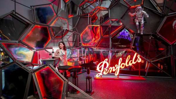 「奔富·無界空間」沉浸式快閃活動(dòng)策劃化身神秘太空艙，酷酷酷