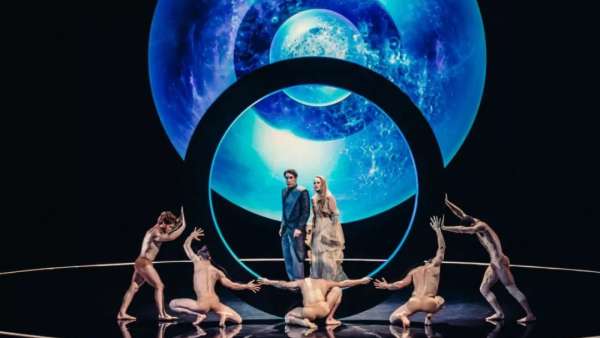 成就一部偉大歌劇的，還有讓人驚嘆的舞美設(shè)計(jì)