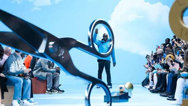 2020秋冬男裝時(shí)裝發(fā)布會(huì)活動(dòng)現(xiàn)場(chǎng)仿佛人間天堂，踏云而至穿梭云間