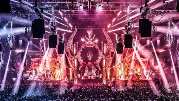 硬派電音盛會(huì)活動(dòng)策劃的“陰影的交響樂(lè)”舞美設(shè)計(jì)震撼了！